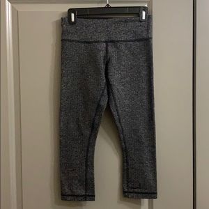 Lululemon wunder under crop.  Size 6.